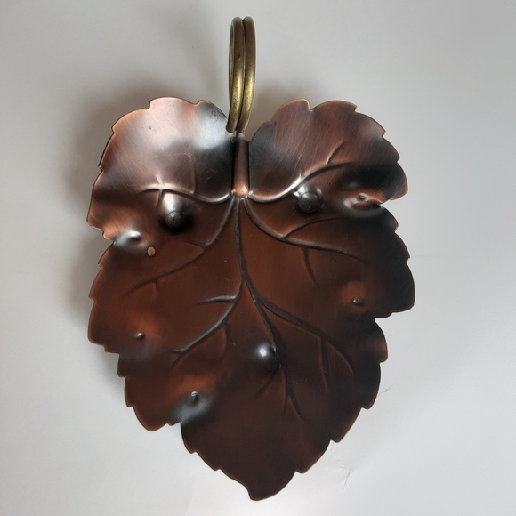 Coppercraft Guild Leaf shaped trinket holder - Picture 2 of 9